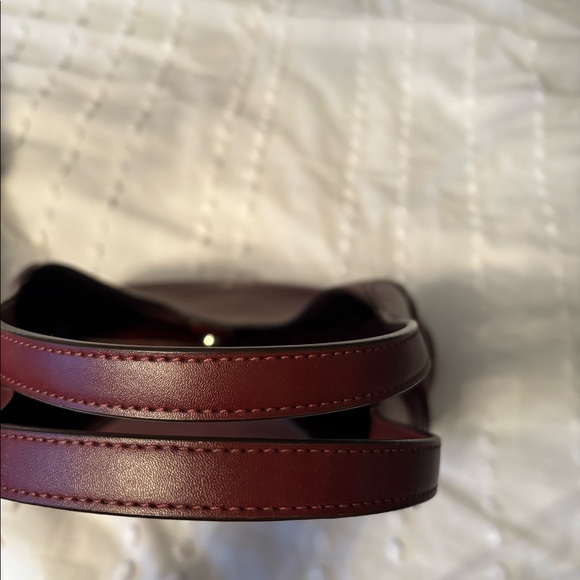 Michael Kors Kelsey Tote - Picture 2 of 8